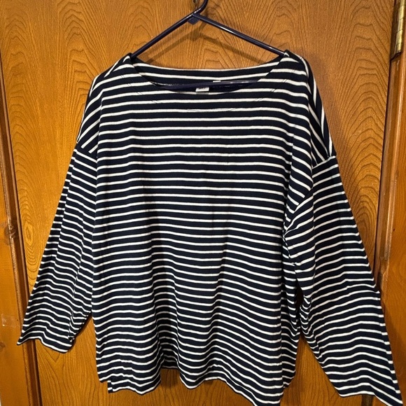 GAP Sweaters - NWOT GAP Women's Navy and White Striped Scoop Neck Sweater Large